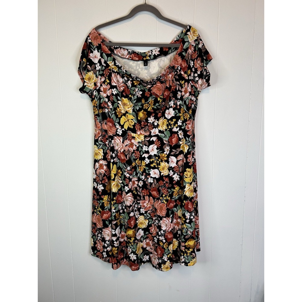 Torrid Women's Plus Size 2/2X Knee Length Black Floral Dress Cottagecore 166